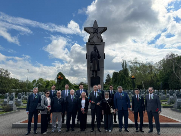 Прагада қазақстандық жауынгерлердің рухына тағзым етілді