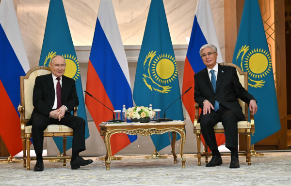 Тоқаев пен Путин Тәуелсіздік сарайында келіссөз жүргізді