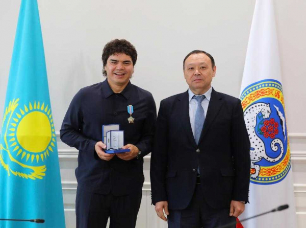 Алматыда бірқатар білім және мәдениет саласының үздік қызметкерлері мемлекеттік наградалармен марапатталды
Алматыда бірқатар білім және мәдениет саласының үздік қызметкерлері мемлекеттік наградалармен марапатталды