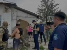 Житель ВКО вымогал у знакомого деньги и требовал продать автомобиль