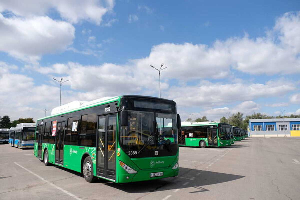 Почти 600 автобусов не прошли экологическую проверку в Алматы
Почти 600 автобусов не прошли экологическую проверку в Алматы