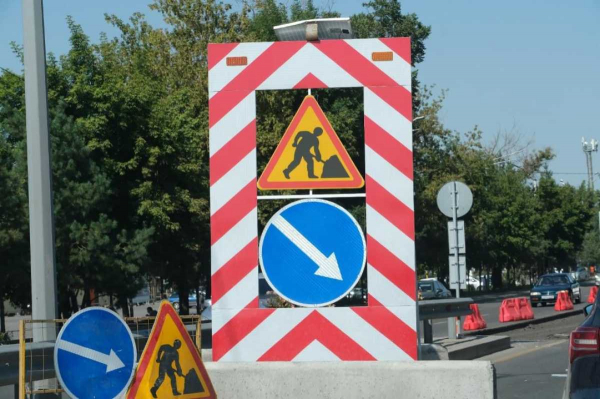 Строительство LRT: 165 старых опор демонтируют на улице Толе би в Алматы
Строительство LRT: 165 старых опор демонтируют на улице Толе би в Алматы