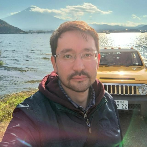 Омбыдағы ҚазҰУ филиалында талапкерлерге Абай кітаптары таныстырылды Омбыдағы ҚазҰУ филиалында талапкерлерге Абай кітаптары таныстырылды