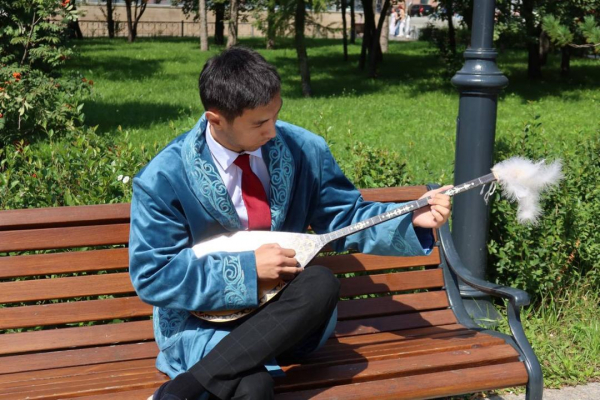 Қазанда Абай өлеңдері қазақ және татар тілдерінде оқылды