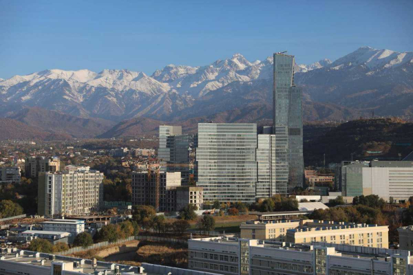 Около 800 тысяч человек ежедневно приезжают в Алматы из-за пределов города
Около 800 тысяч человек ежедневно приезжают в Алматы из-за пределов города