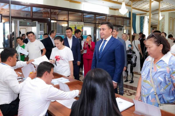 Габит Сыздыкбеков проголосовал на выборах
Габит Сыздыкбеков проголосовал на выборах