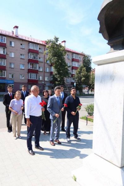 Қазанда Абай өлеңдері қазақ және татар тілдерінде оқылды