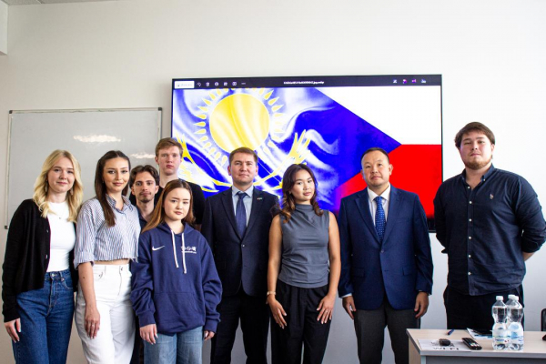 Прагада Қазақстанның саяси жүйесі қалай өзгеретіні айтылды