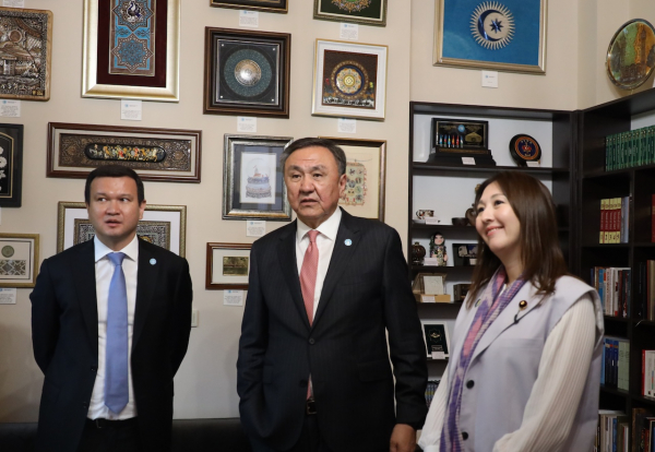 Жапония ТМҰ-мен Орта дәліз және инвестицияны талқылады Жапония ТМҰ-мен Орта дәліз және инвестицияны талқылады