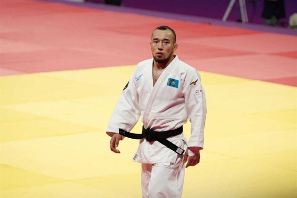 Абылайхан Жубаназар вышел в финал турнира Grand Slam по дзюдо в Швейцарии
Абылайхан Жубаназар вышел в финал турнира Grand Slam по дзюдо в Швейцарии