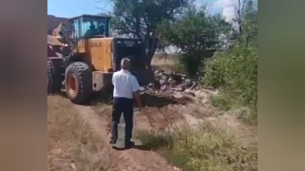 Служебные документы нашли на стихийной свалке в Актобе: сотрудников больницы привлекли к ответственности
Служебные документы нашли на стихийной свалке в Актобе: сотрудников больницы привлекли к ответственности