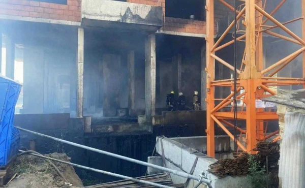 Казахстанец скончался после пожара на стройке в Омске
Казахстанец скончался после пожара на стройке в Омске