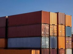 Двое рабочих погибли при разгрузке контейнеров на предприятии в Караганде